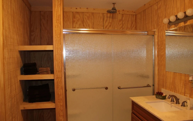 Shawnee Trails Lodging and Suites