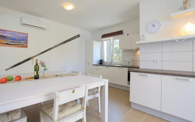 Stunning Home in Prigradica With Jacuzzi, Wifi and 8 Bedrooms