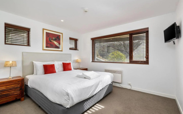 Elevation 3 bedroom with gas fire and spectacular views