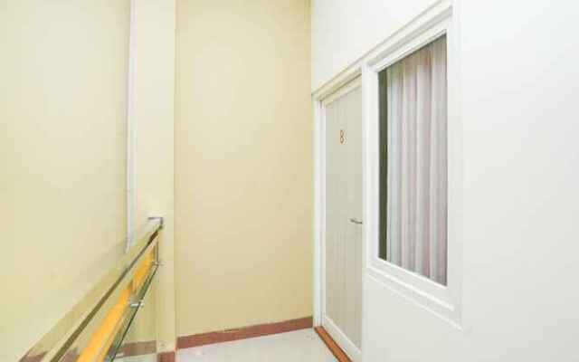 OYO Life 2446 Kost Putri Gubeng Kertajaya