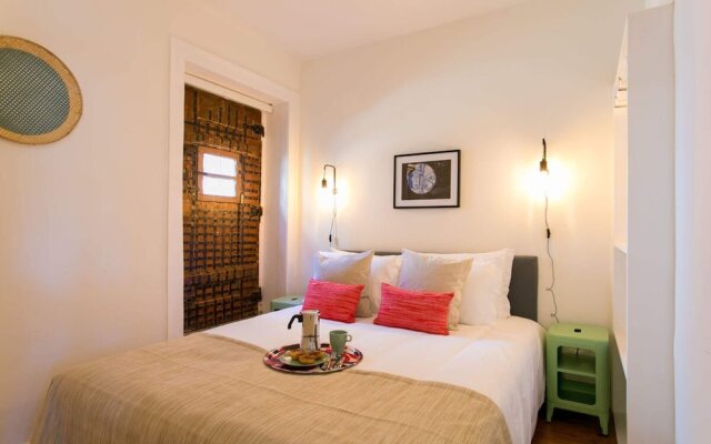 Sunlit Photographers 1bedroom Apartment in Alcântara