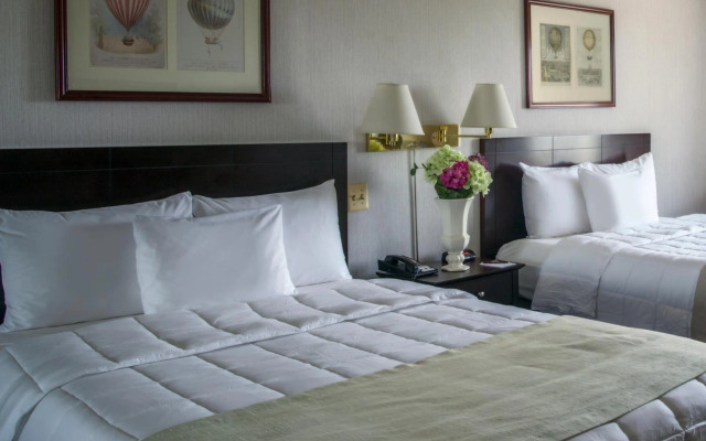 Meadowlands Plaza Hotel