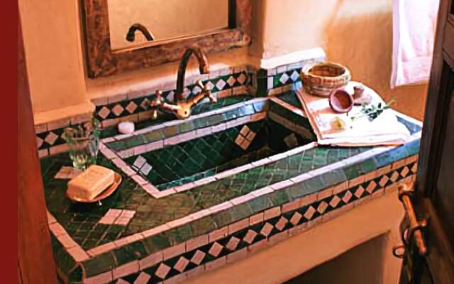 Riad Honey