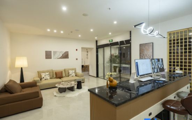 Yujian Zhixuan Hotel (Dujiangyan High-Speed Rail Station Sunac Park)