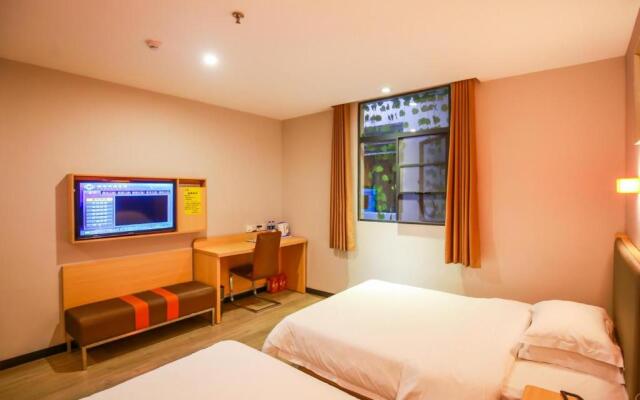 7Days Premium Zhangjiajie Railway Station Square
