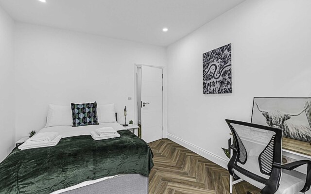 Beautiful 3 Bed Abode in Hanwell