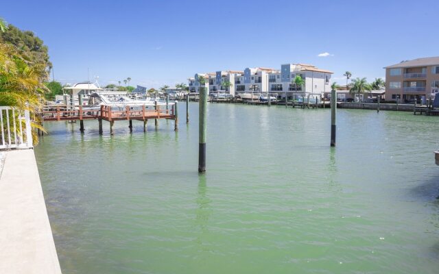 Waterfront & Pool B Star5vacations