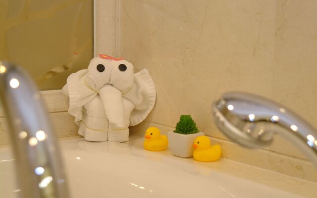 Guangdong Hotel-Free Shuttle & Registration Counter Service during Canton Fair