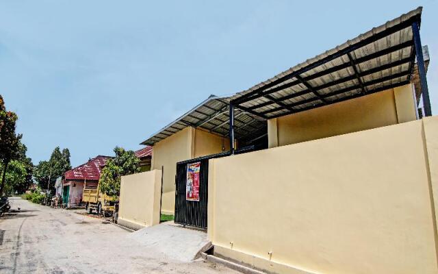 Oyo 91835 Djasur Kost