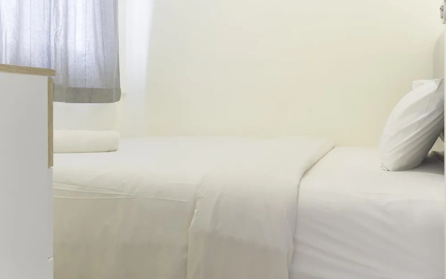 Homey and Cozy Stay 2BR at Meikarta Apartment – Guest Rooms – Cibatu