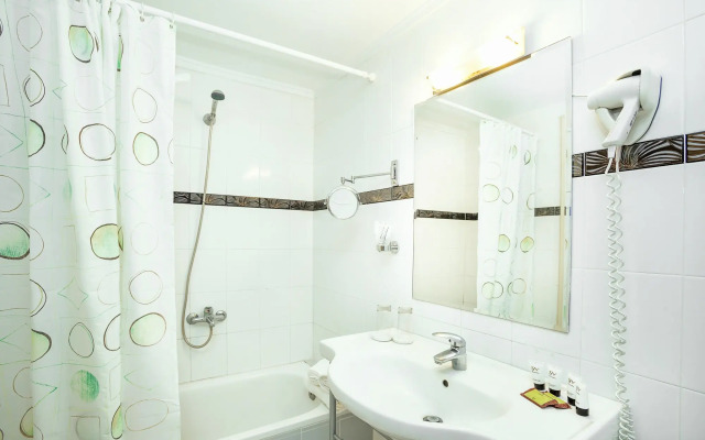 Xenios Possidi Paradise Hotel