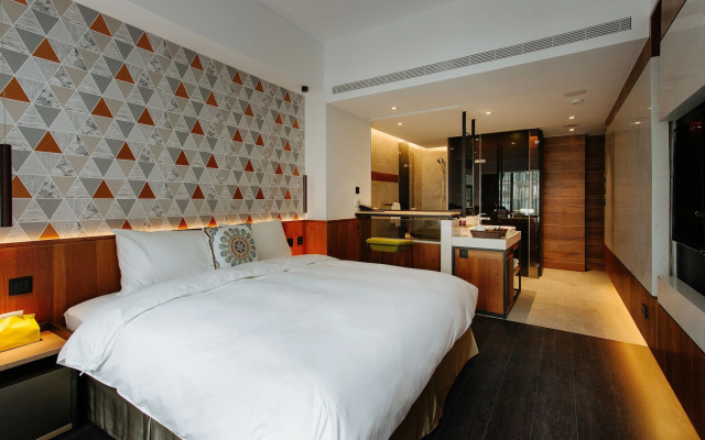 CHECK inn Taichung Zhongshan