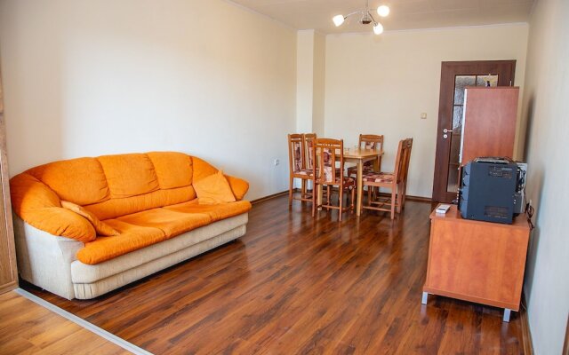 FM Premium 1-BDR Apartment - Colorful Central