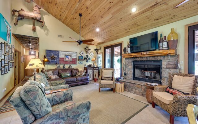 Spacious Riverfront Cabin Near Local Attractions!