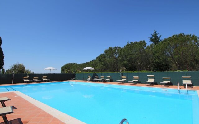 Cozy Farmhouse With Campriano With Swimming Pool