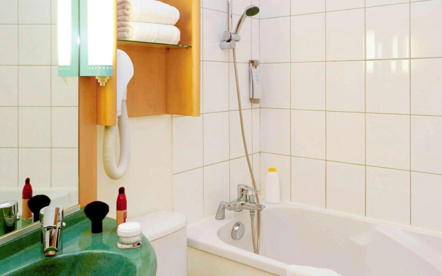 ibis Nuits Saint Georges