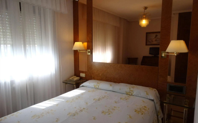 Le Petit Hotel