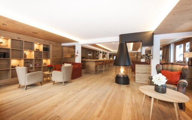 Hotel Schranz - Ski In & Ski Out