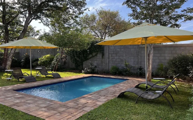 Victoria Falls Estate Villa - 2274