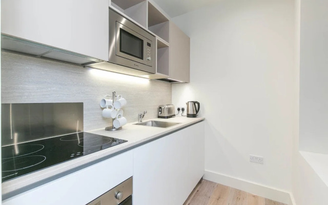 Deluxe Heathrow Apartments & Parking