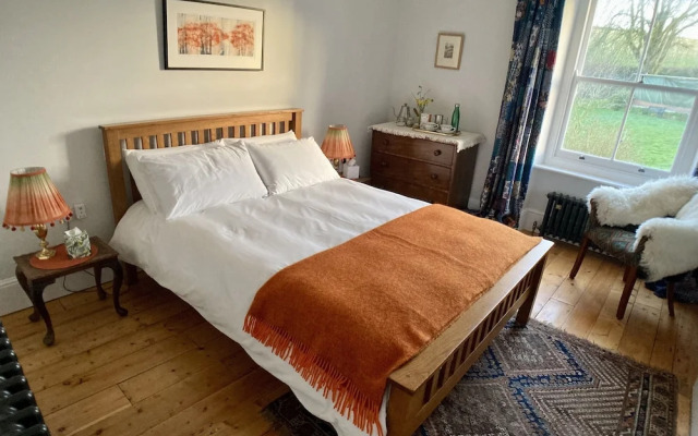 Frizenham Farmhouse B&B
