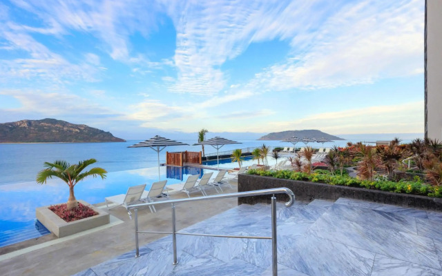 Courtyard By Marriott Mazatlan Beach Resort
