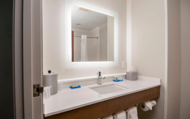 Holiday Inn Express & Suites Ocean Springs by IHG