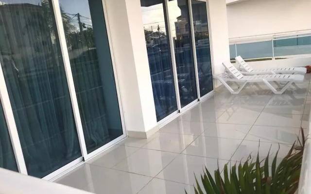Apartamento con piscina