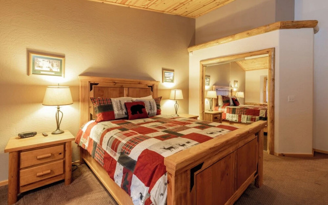 Little Cubs Cabin #1986