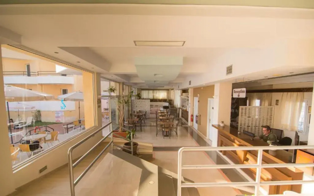 Adonis Hotel