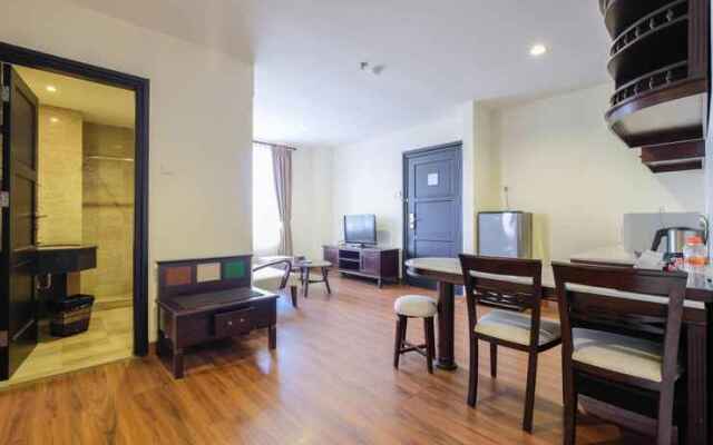 Colonial Hotel