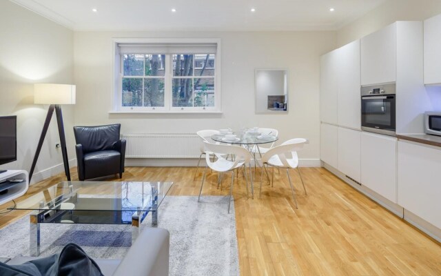 Stylish Apartment set in Victorian Red Brick
