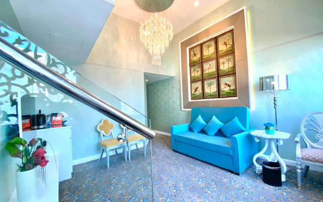 Metropole Hotel