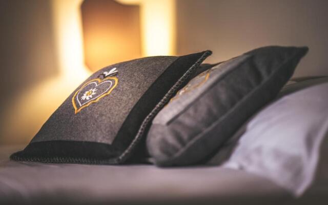 B&B S. Trinità 18 Suites & Rooms