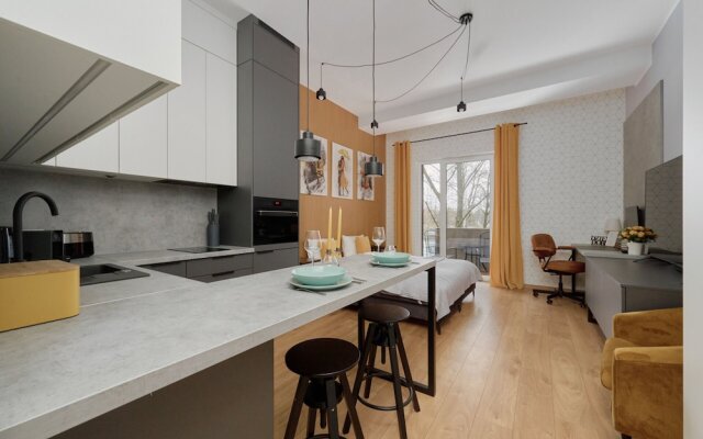 Na Grobli Studio Apartment by Renters
