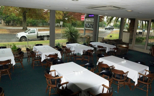 Golden Leaf Motor Inn