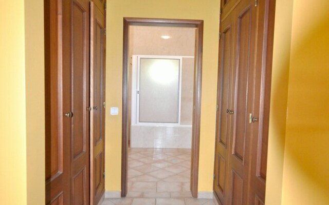 Large Country Villa With Private Pool, Vilamoura