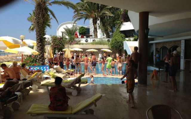 Rubi Hotel