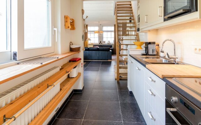 Spacious Holiday Home in Nieuwpoort With Garden