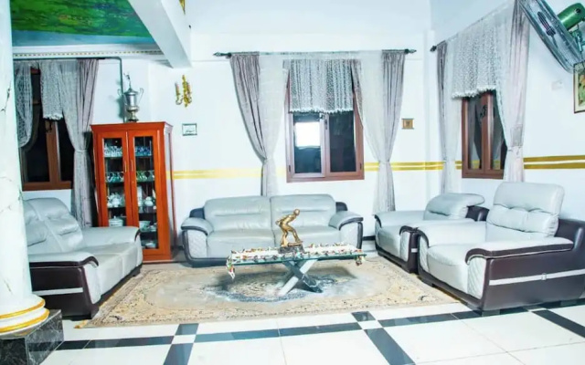 Maison Blanche Biteng