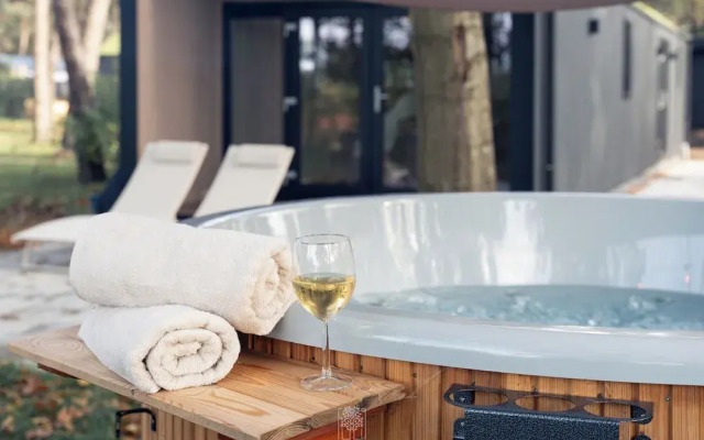Wellness Lodge Hottub