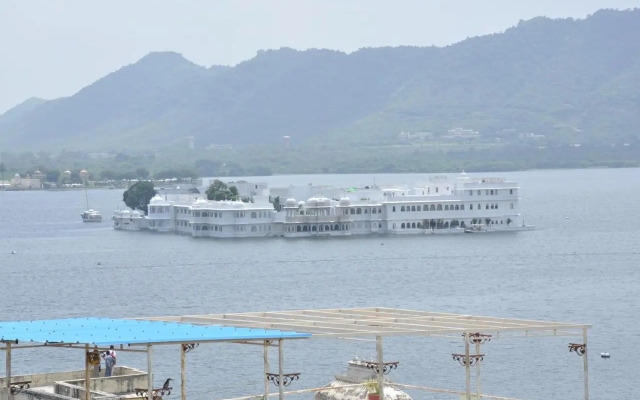 Hotel Gangaur Palace