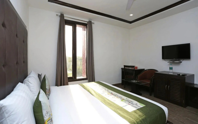 OYO Premium Bhikaji Cama Place