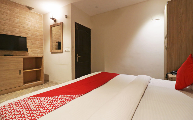 OYO 49069 A Suites