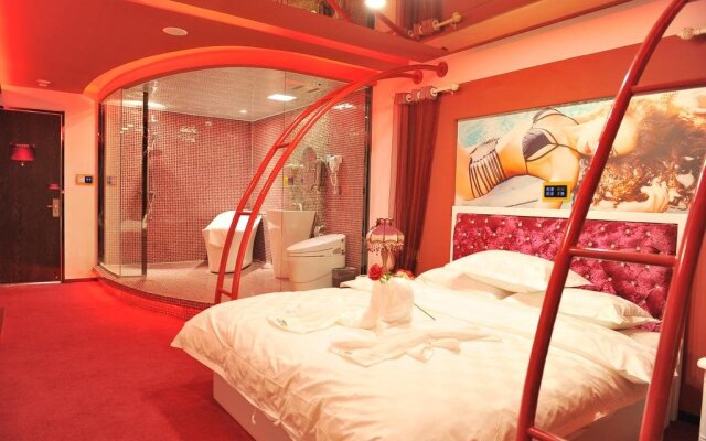 Eaka Hotel