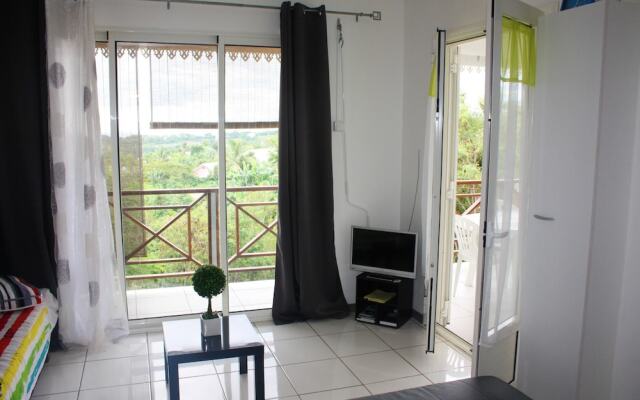 House With one Bedroom in Saint Paul, With Wonderful sea View, Enclose