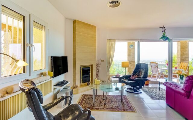 Beautiful Villa in Pedreguer With Swimming Pool