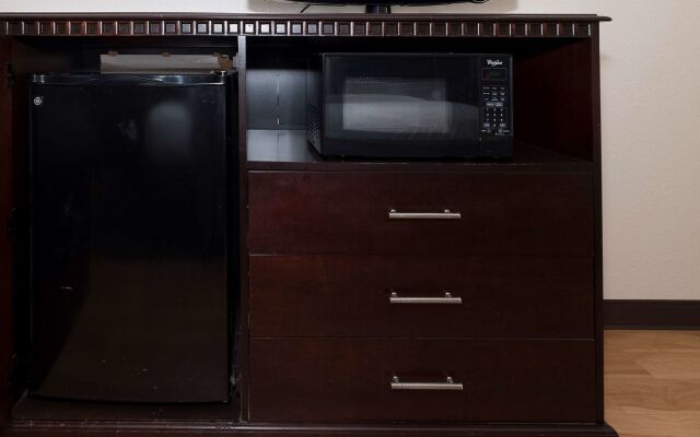 Red Roof Inn & Suites Mt Holly - McGuire AFB