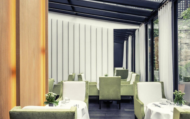 Le Belgrand Hotel Paris Champs Elysees, Tapestry by Hilton