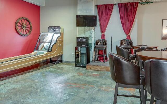 Brand New Stunning Unit Downtown